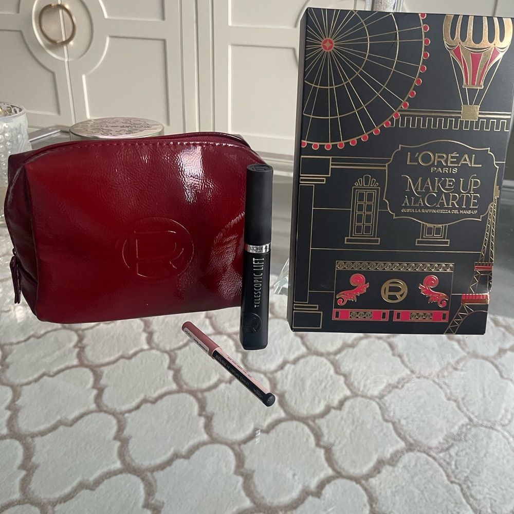 L'Oreal Paris make up a la carte set of Black Mascara and black eyeliner